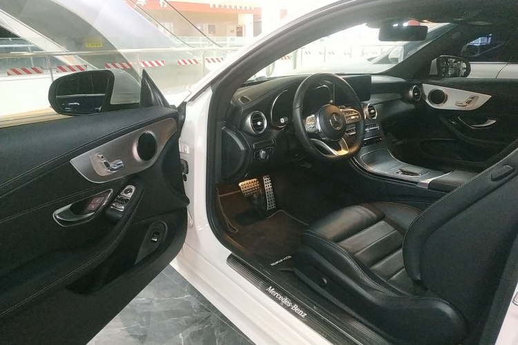 奔驰C级(进口) 2020款 C 260 轿跑车中控内饰20