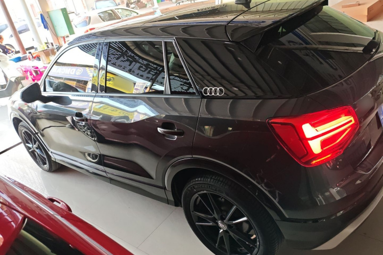 奥迪Q2L 2020款 35 TFSI 进取动感型车身外观4