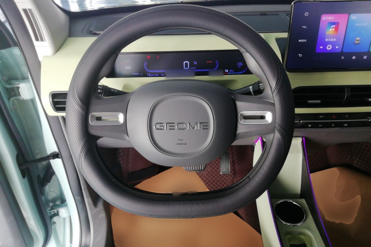 吉利银河 2024款 熊猫mini 200km 耐力熊中控内饰13