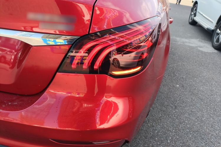 名爵 MG6 2020款 1.5T 自动领潮风尚版车身外观9