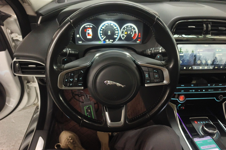 捷豹XEL 2019款 2.0T 200PS 尊享版局部细节13