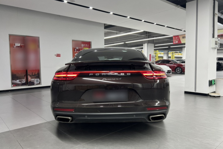 保时捷 2017款 Panamera 4 行政加长版 3.0T车身外观6004