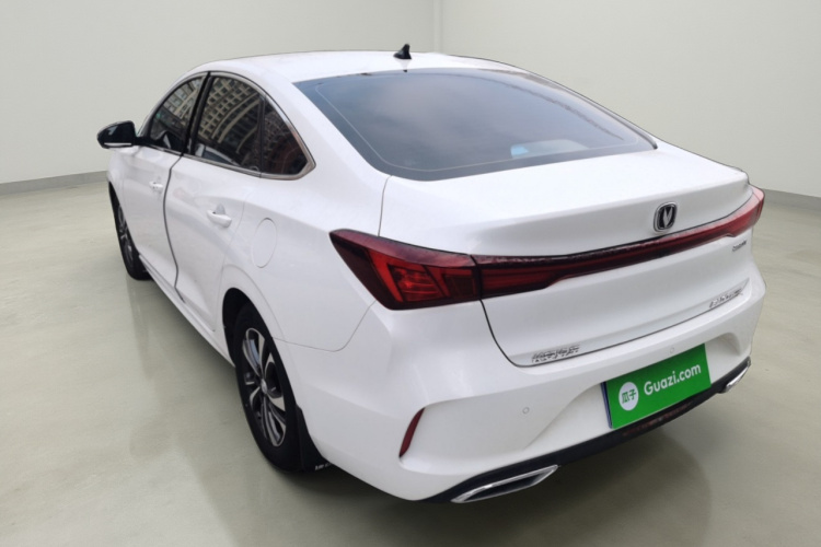 长安 逸动 2023款 畅享版 PLUS 蓝鲸NE 1.4T GDI DCT尊贵版车身外观5