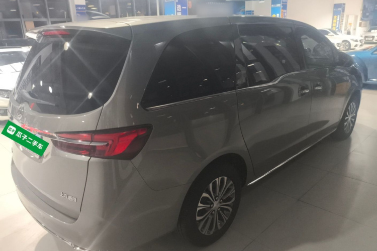 别克GL8 2023款 改款 陆上公务舱 豪华型车身外观7