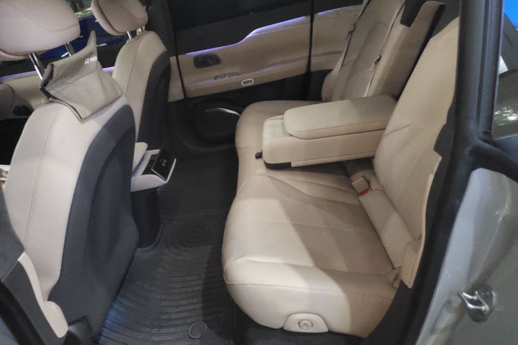 蔚来ET7 2022款 75kWh中控内饰21