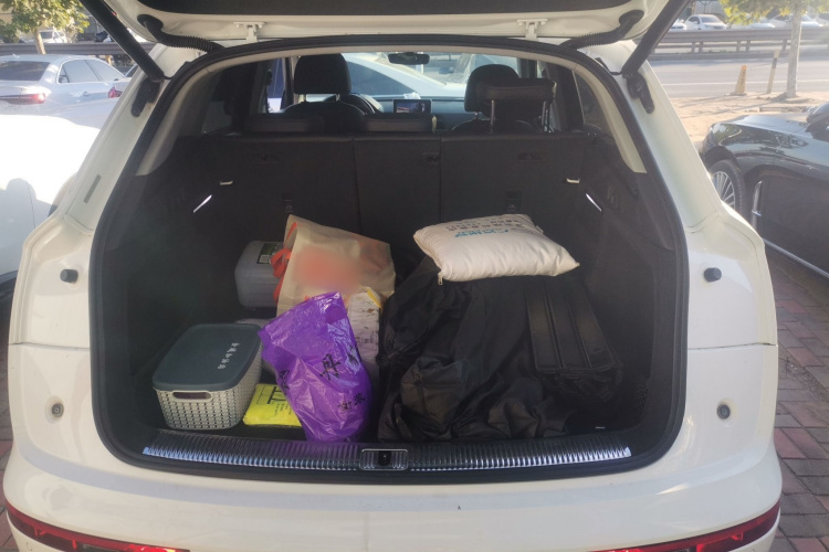 奥迪Q5L 2020款 改款 40 TFSI 荣享时尚型机舱底盘23