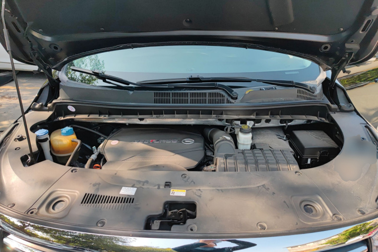 广汽传祺 传祺M8 2020款 领航款 390T 尊享版机舱底盘24