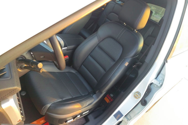 东风风光 风光ix7 2020款 2.0TGDI 自动两驱都市尊贵版中控内饰19