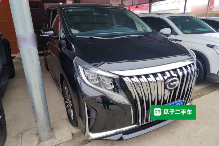 广汽传祺 传祺M8 2023款 领秀系列 390T 尊贵版车身外观3