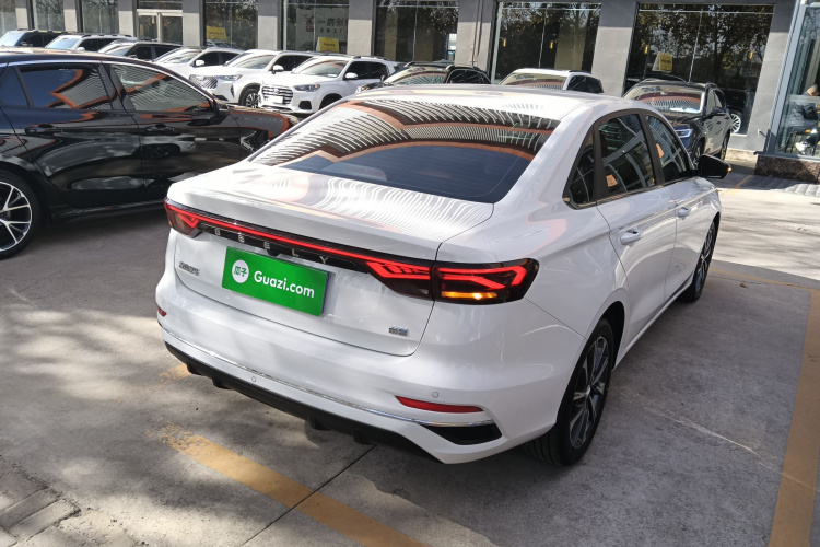 吉利汽车 帝豪 2025款 第4代 1.5L CVT旗舰型车身外观7
