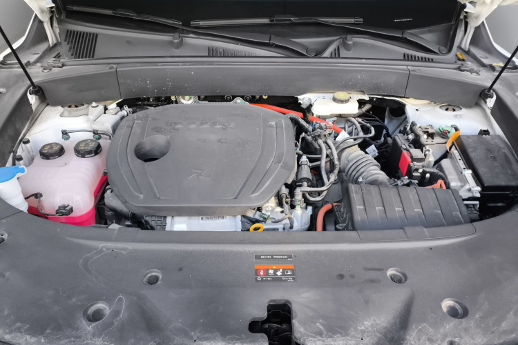 吉利银河 银河L7 2023款 1.5T 115km 星舰机舱底盘24