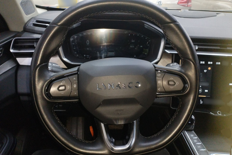 领克01 2021款 2.0TD 两驱型Pro中控内饰13