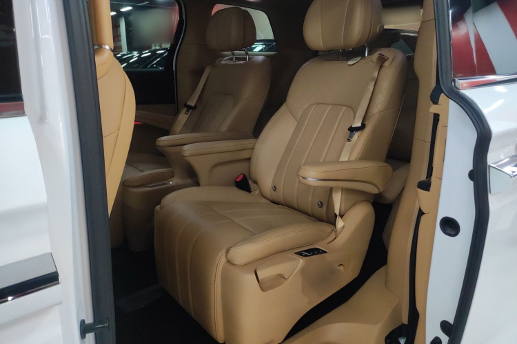 岚图汽车 岚图梦想家 2022款 低碳版 想+智驾包中控内饰7004