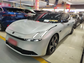 领克Z10 2024款 95kWh 702km四驱智驾Ultra