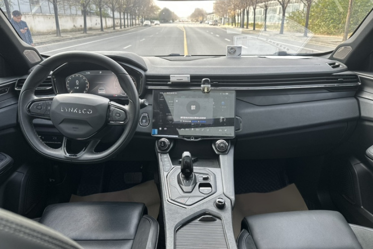 领克01 2021款 2.0TD 四驱劲Halo中控内饰7006