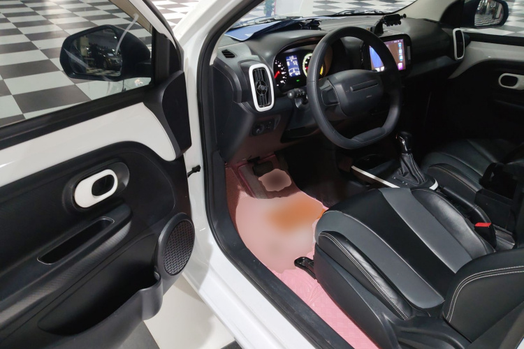 荣威 科莱威CLEVER 2022款 311km元气啵啵版中控内饰20