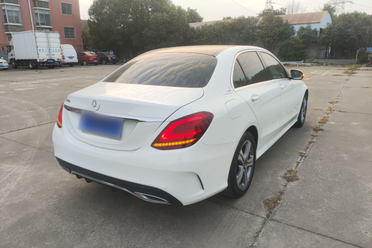 奔驰C级 2020款 改款 C 260 L 运动版车身外观7