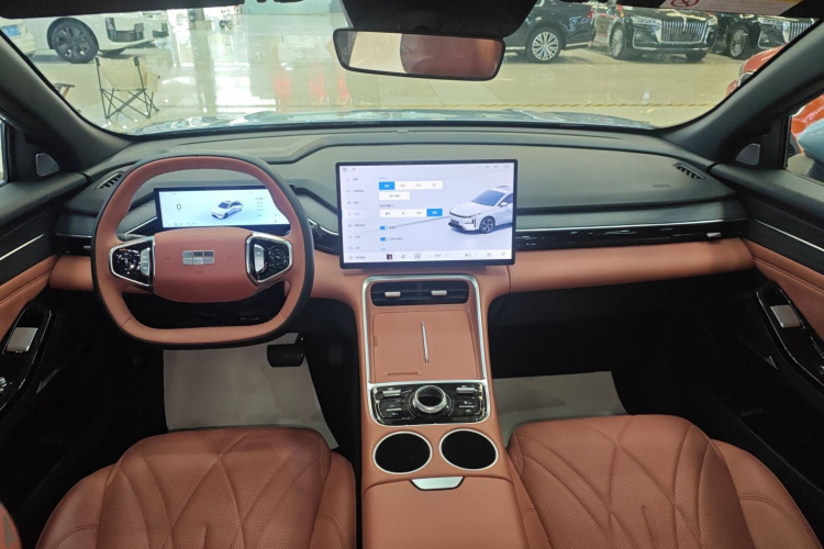 吉利银河 银河L6 2025款 EM-i 140km 星舰版中控内饰12