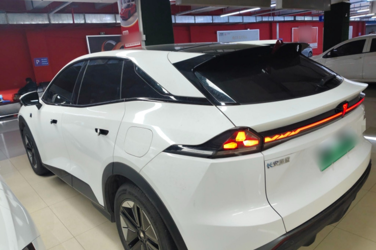 深蓝汽车 深蓝S07 2023款 200Max增程版车身外观4