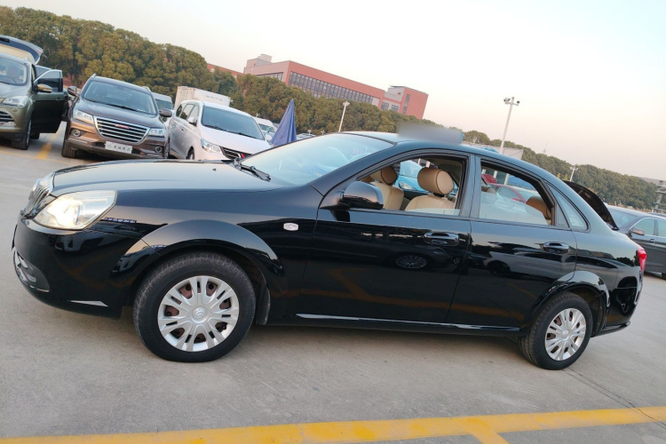 别克 凯越 2015款 1.5L 自动经典型车身外观4