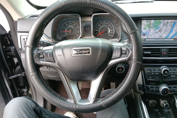 众泰 大迈X5 2015款 1.5T 手动尊贵型 国V中控内饰13