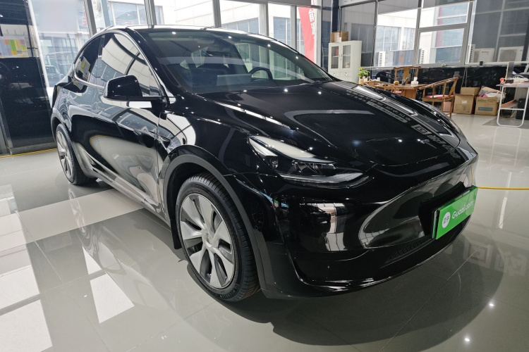特斯拉 Model Y 2022款 后轮驱动版车身外观3