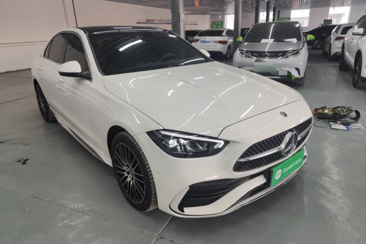 奔驰C级 2025款 C 260 L 运动版车身外观3