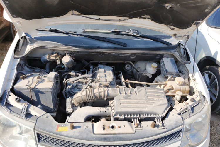 五菱汽车 五菱宏光 2016款 1.5L 改款S舒适型机舱底盘24