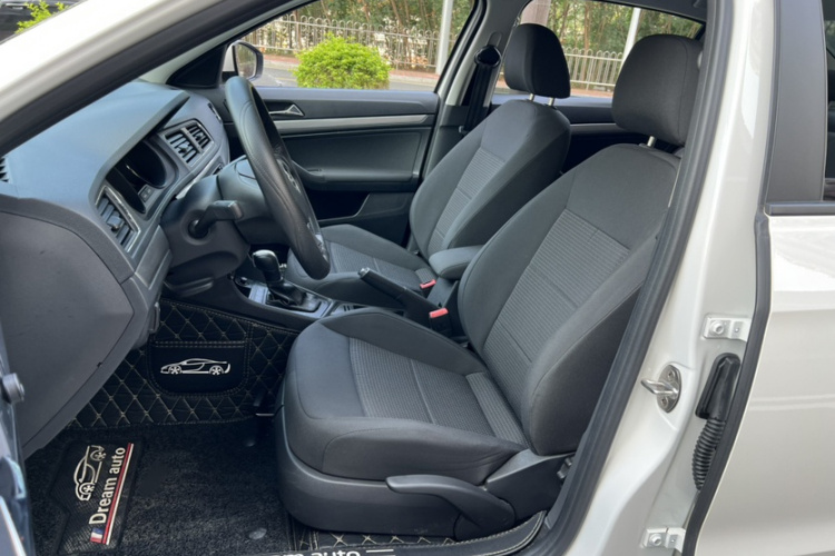 大众 朗逸 2017款 1.6L 自动风尚版局部细节19