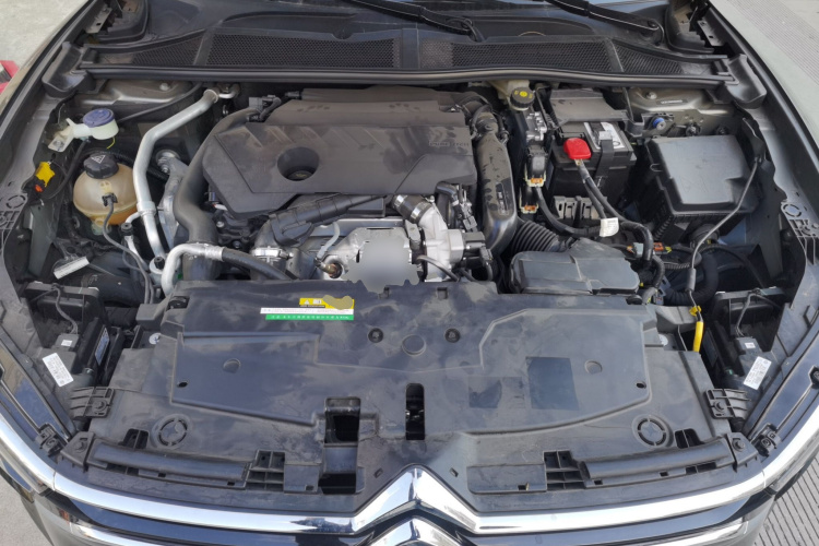 雪铁龙 凡尔赛C5 X 2022款 1.6T 享不凡 虎年开门红版局部细节24