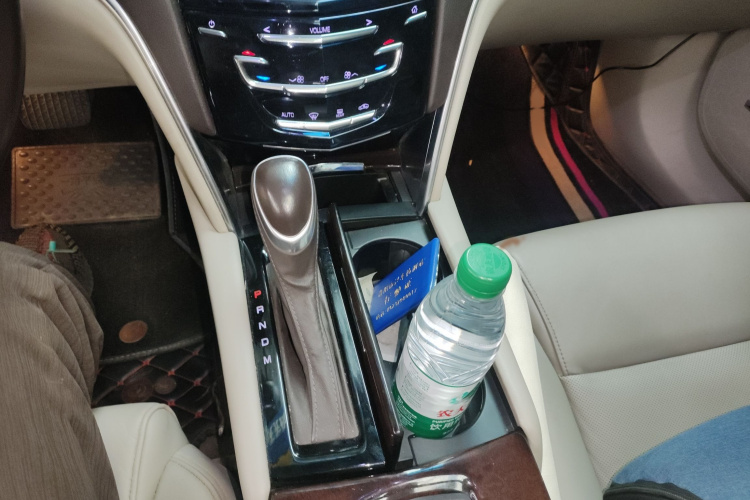 凯迪拉克XTS 2014款 28T 舒适型局部细节18