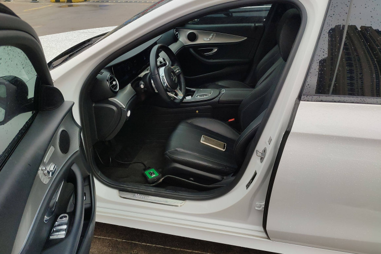 奔驰E级(进口) 2019款 E 260 运动版局部细节19