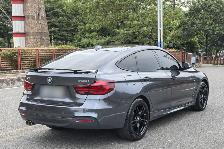 宝马3系GT 2019款 320i M运动套装车身外观6006
