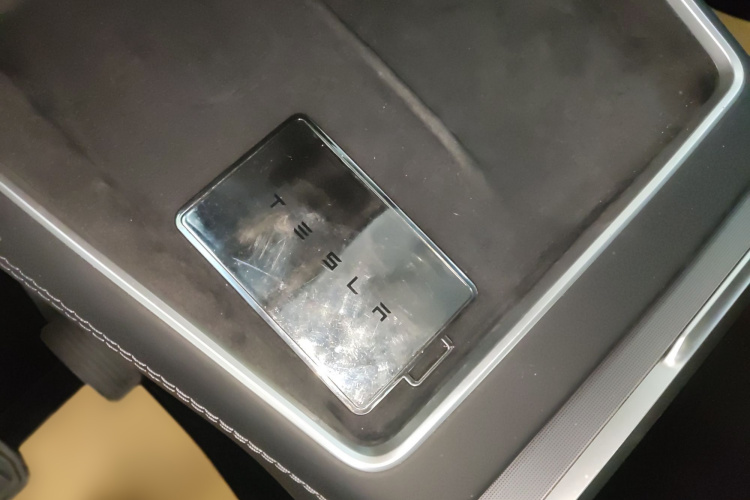 特斯拉 Model Y 2025款 后轮驱动版中控内饰7001