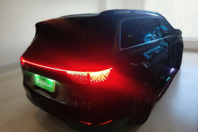 鸿蒙智行 问界M9 2024款 增程 Max版 42kWh 6座版车身外观7