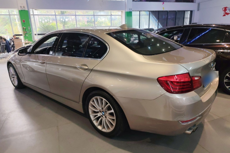 宝马5系 2017款 525Li 豪华设计套装车身外观4