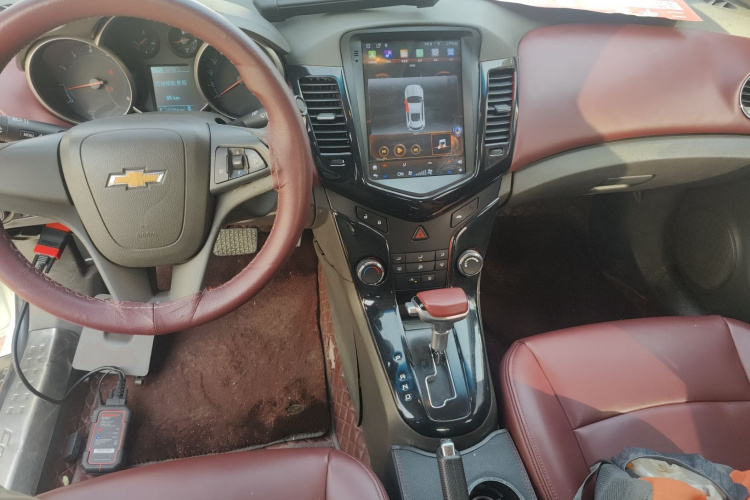 雪佛兰 科鲁兹 2015款 1.5L 经典 SE AT中控内饰12