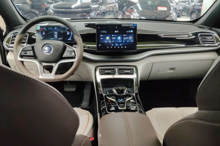 比亚迪 秦PLUS 2024款 荣耀版 EV 510KM领先型中控内饰7002