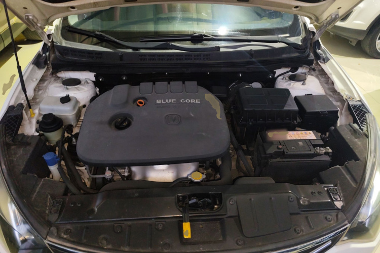 长安 逸动 2015款 1.6L 自动俊酷型 国V机舱底盘24