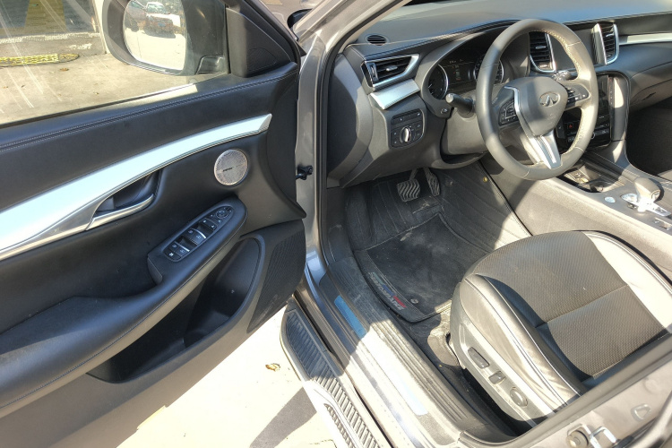 英菲尼迪QX50 2018款 2.0T 四驱菁英版中控内饰20