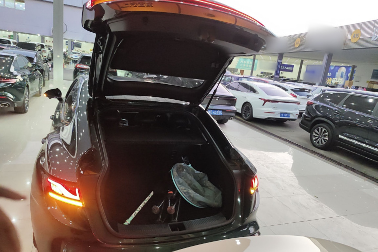 名爵 MG7 2023款 1.5T DCT至美优雅版机舱底盘23