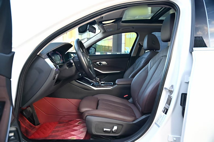 宝马3系 2022款 325Li M运动套装中控内饰7006