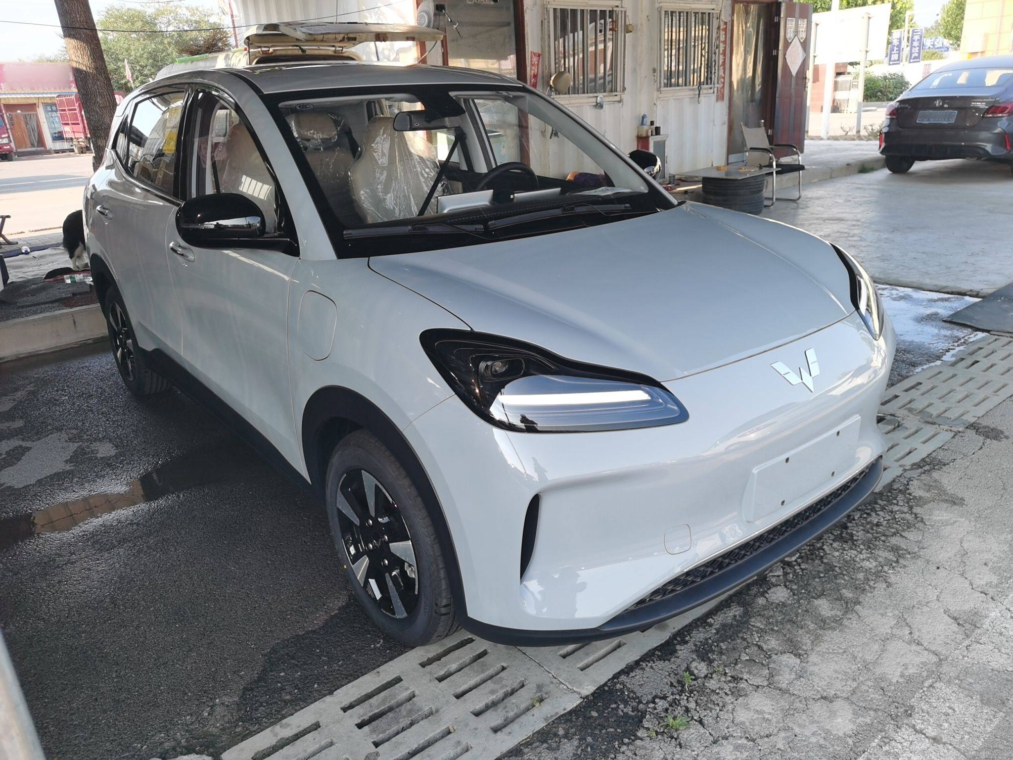 五菱汽车 五菱缤果PLUS 2024款 330km 五座版