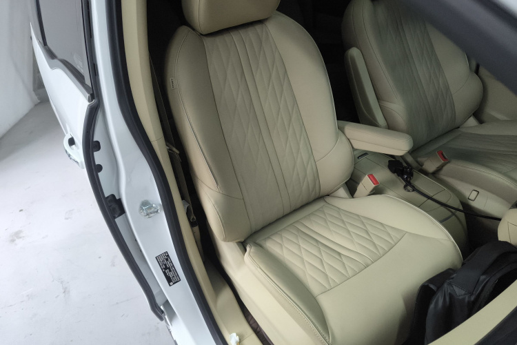 别克GL8 2023款 改款 陆上公务舱 豪华型局部细节41