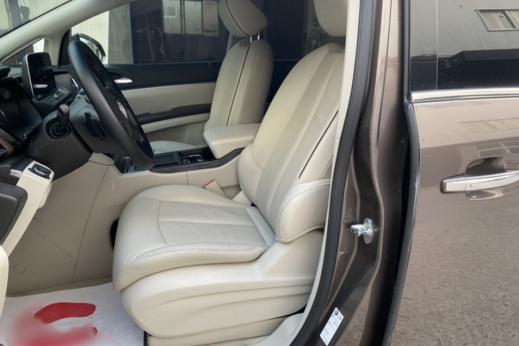 别克GL8 2021款 陆上公务舱 652T 豪华型局部细节19