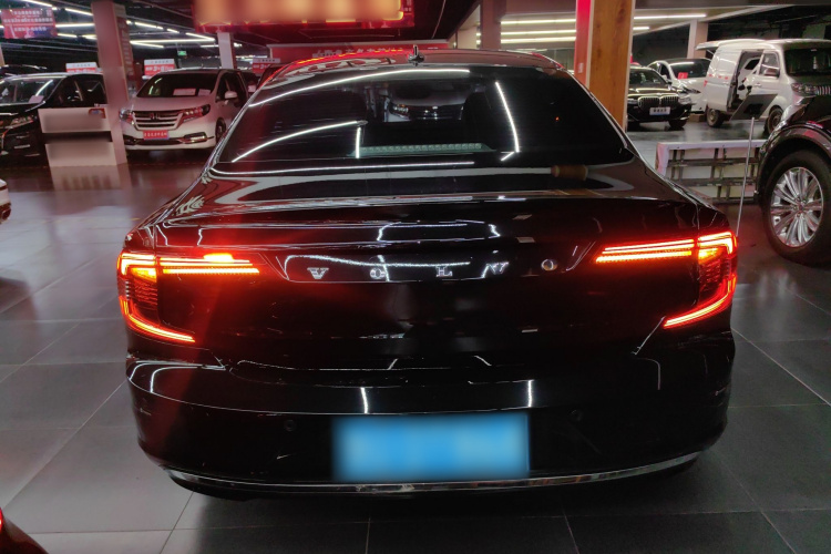 沃尔沃S90 2023款 B5 智逸豪华版车身外观6