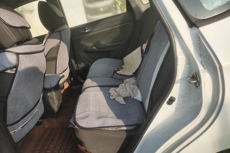 海马M3 2016款 1.5L 手动时尚型中控内饰21