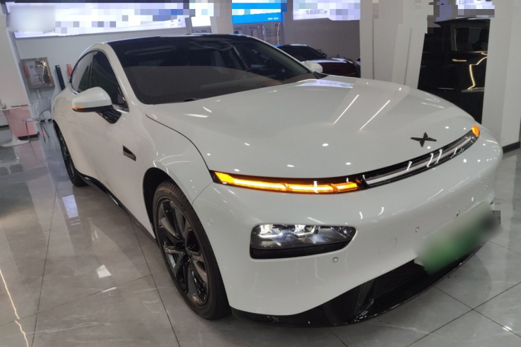 小鹏P7 2022款 625E车身外观3