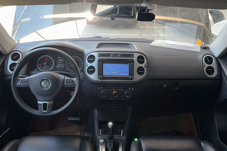 大众 途观 2013款 1.8TSI 自动两驱舒适版中控内饰12
