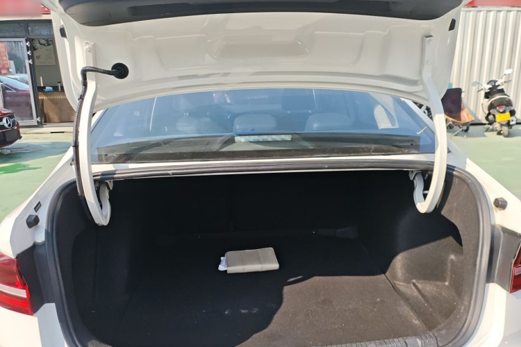 大众 朗逸 2021款 1.5L 自动舒适版机舱底盘23